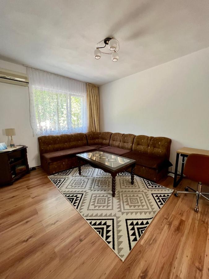 Compact City Center Apartment Kurdzhali Ngoại thất bức ảnh
