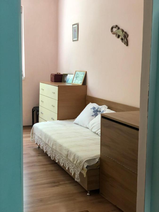 Compact City Center Apartment Kurdzhali Ngoại thất bức ảnh